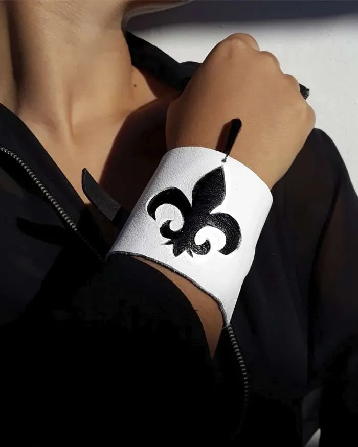 Brazalete flor de lis