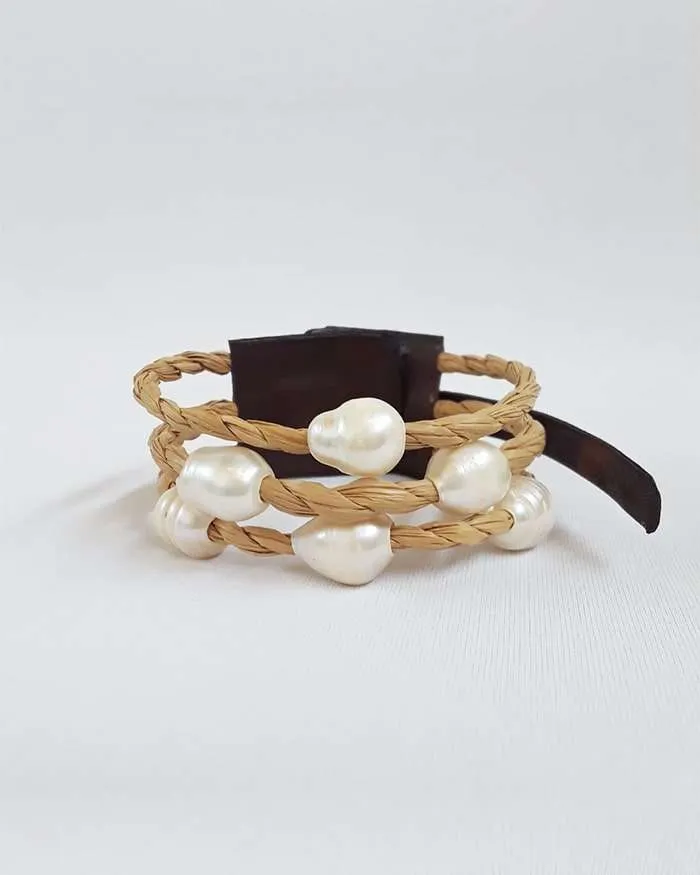 Brazalete moriche y perlas